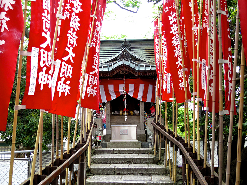 This inari fox shrine is one of the most charming of its sort I've ever seen.