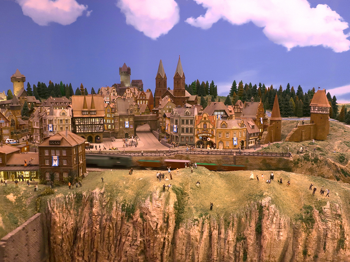 Small Worlds Miniature Museum – Jonelle Patrick writes about Japan